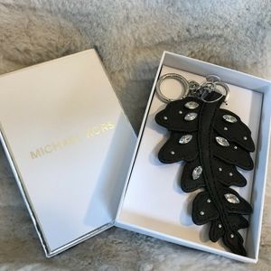 MICHAEL KORS LEATHER KEYCHAIN BLACK